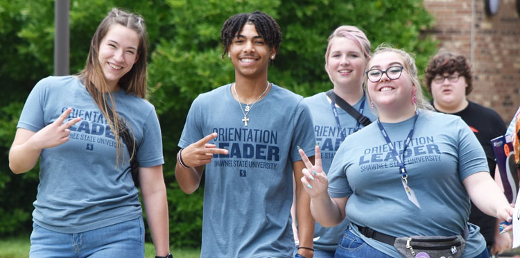 Student Orientation leaders walking on campus