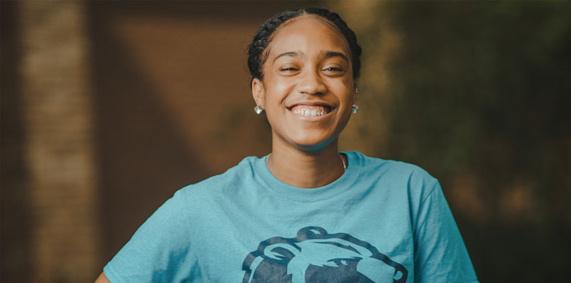 SSU student on campus