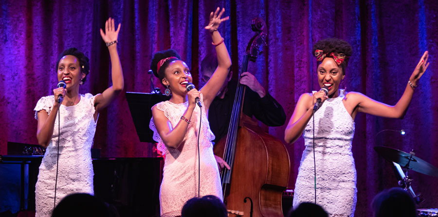 photo of MOIPEI performing on stage