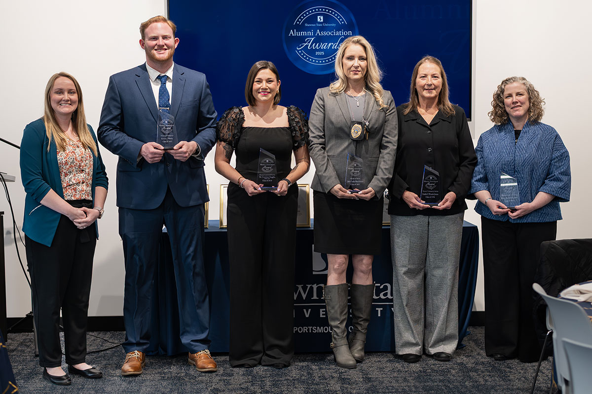 group photo of Alumni Award winners