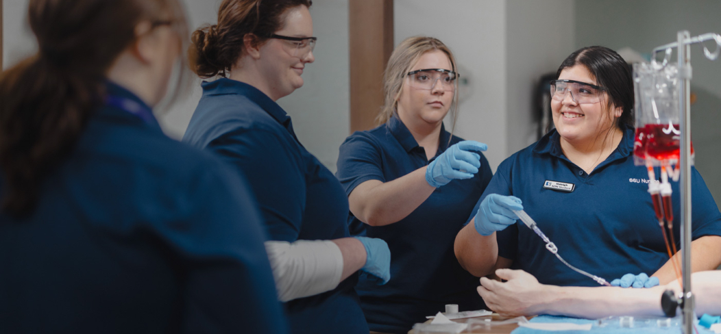 SSU nursing students in simulation lab