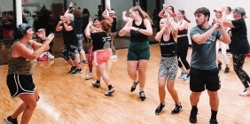 picture of group fitness class doing exercises