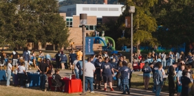 Students gather on campus for Week of Welcome